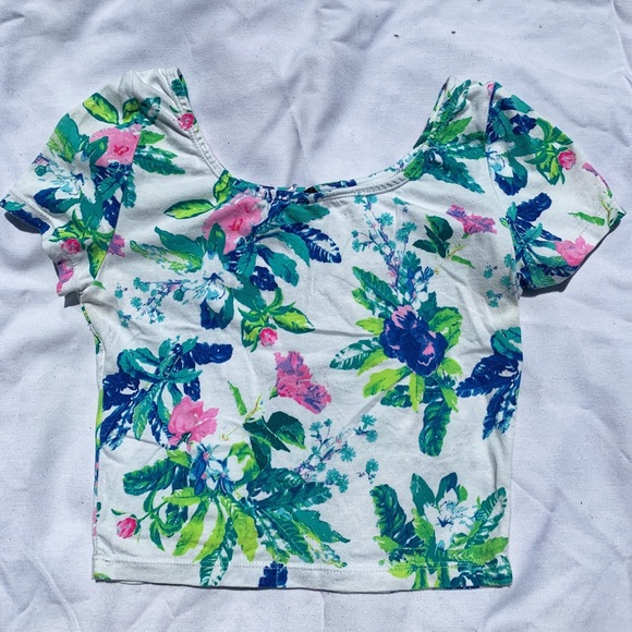 Tropical/Floral H&M Crop Top - Picture 2 of 2